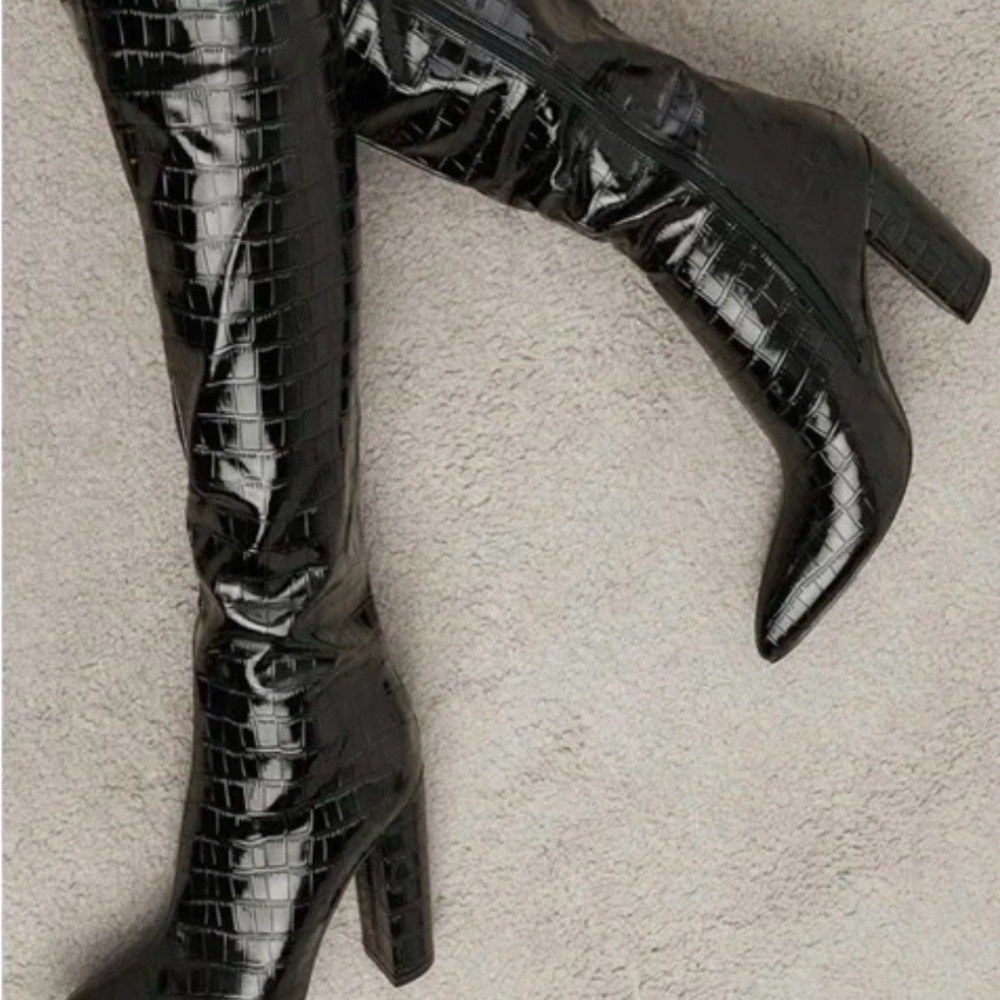 SHEIN Glossy Black Croc-Pattern Heeled Boots Size 6